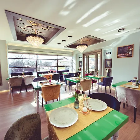 Отель Phoenicia Comfort