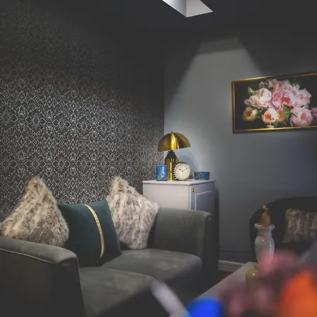Phoenicia Comfort