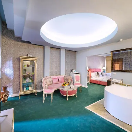 Phoenicia Comfort