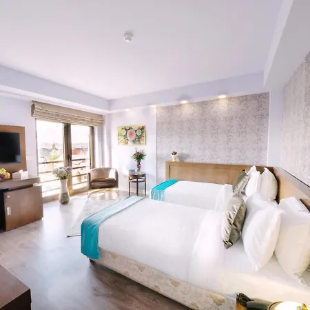 Phoenicia Comfort 4*