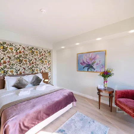 Phoenicia Comfort מלון 4*